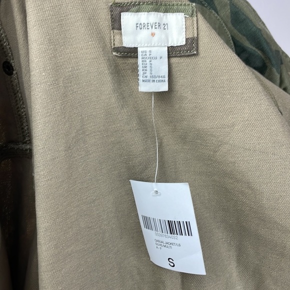 NWT Forever 21 Camo Jacket SZ S Lightweight Full Metal Button Down - Picture 10 of 11